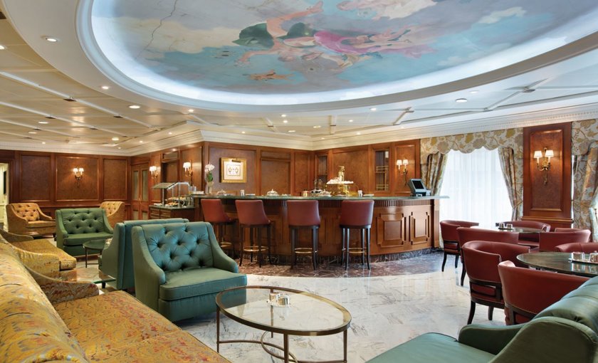 Koffie bar aan boord van luxe rederij Oceania Sirena