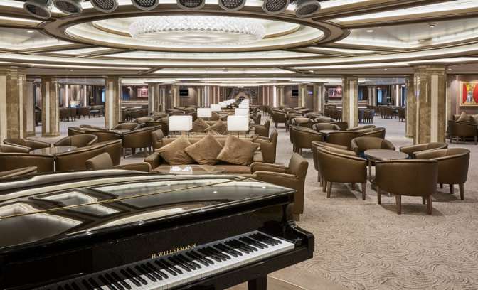 Pianobar aan boord bij de silver muse