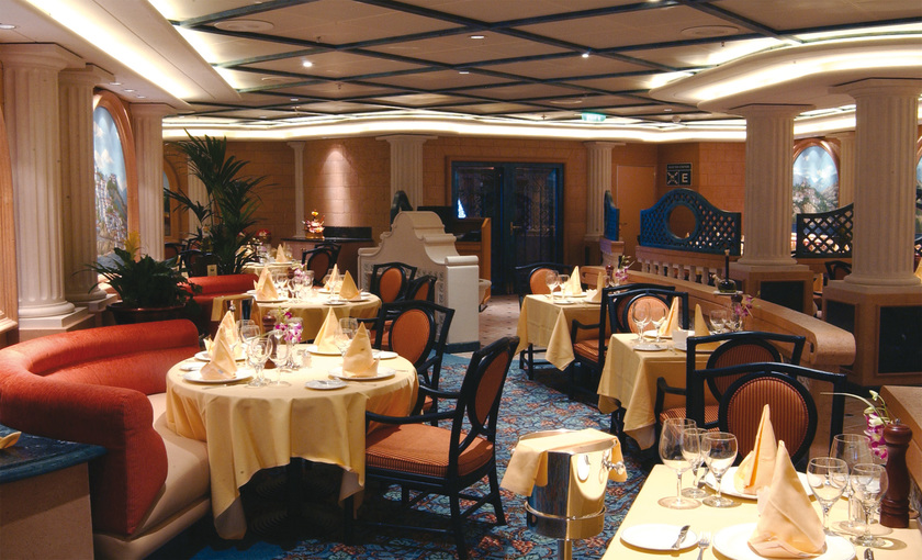 Een restaurant op de Diamond Princess van Princess Cruises