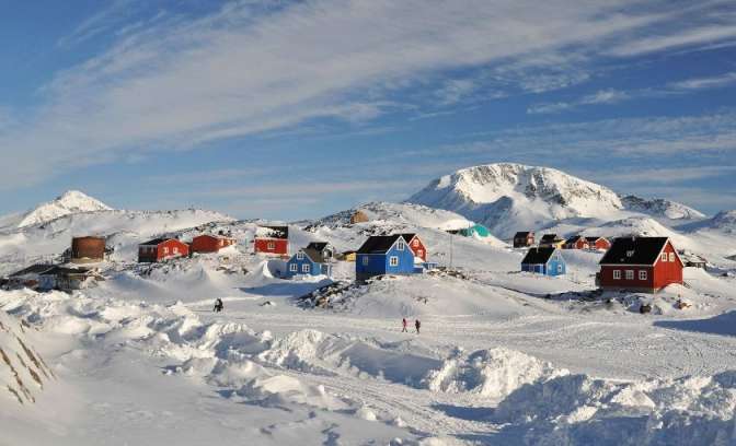 Huisjes in de sneeuw op Groenland